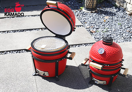 Small and powerful charcoal Kamado grill